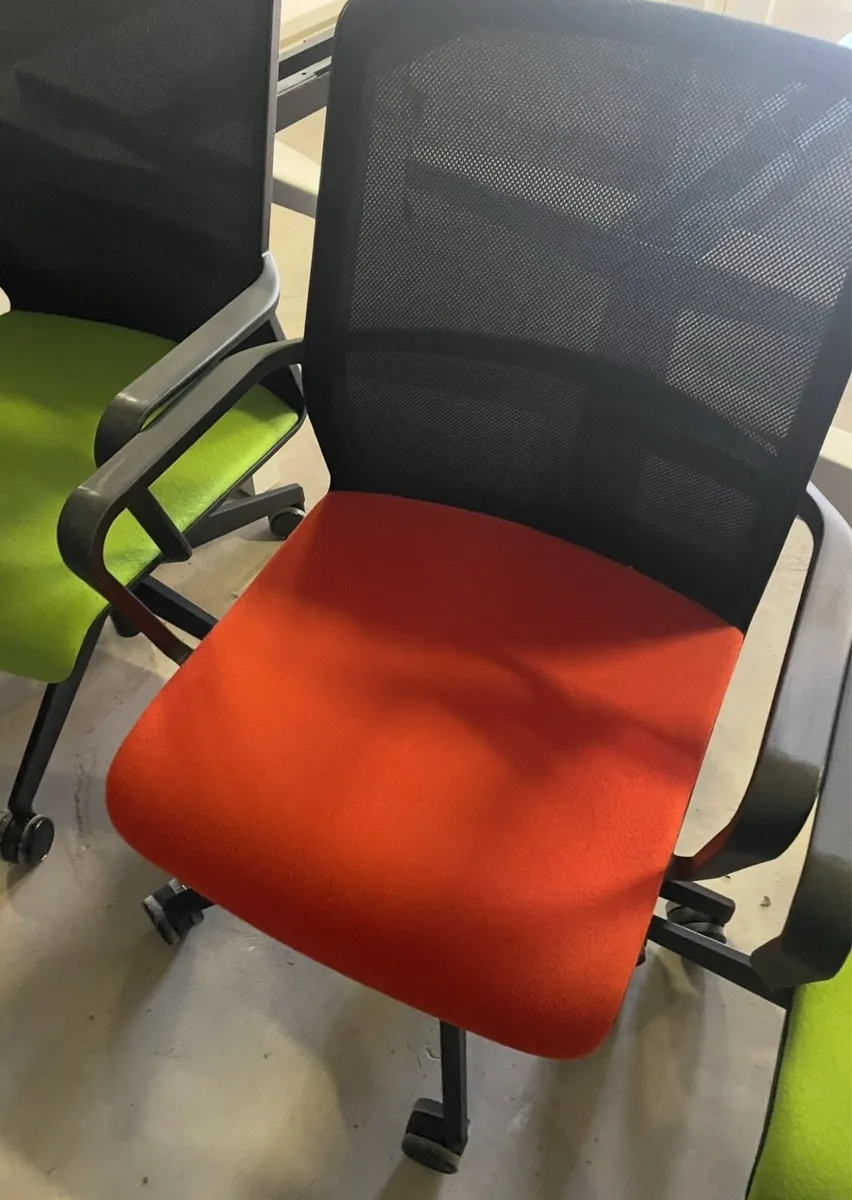 Office chairs - Image 4