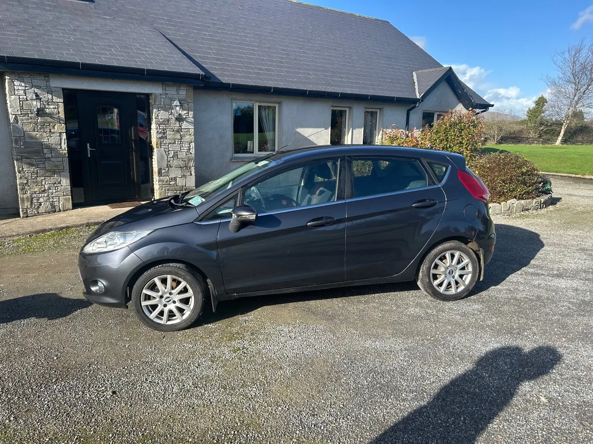 Ford Fiesta 2010 - Image 3
