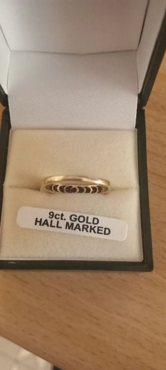 9ct gold garnet ring size O - Image 3