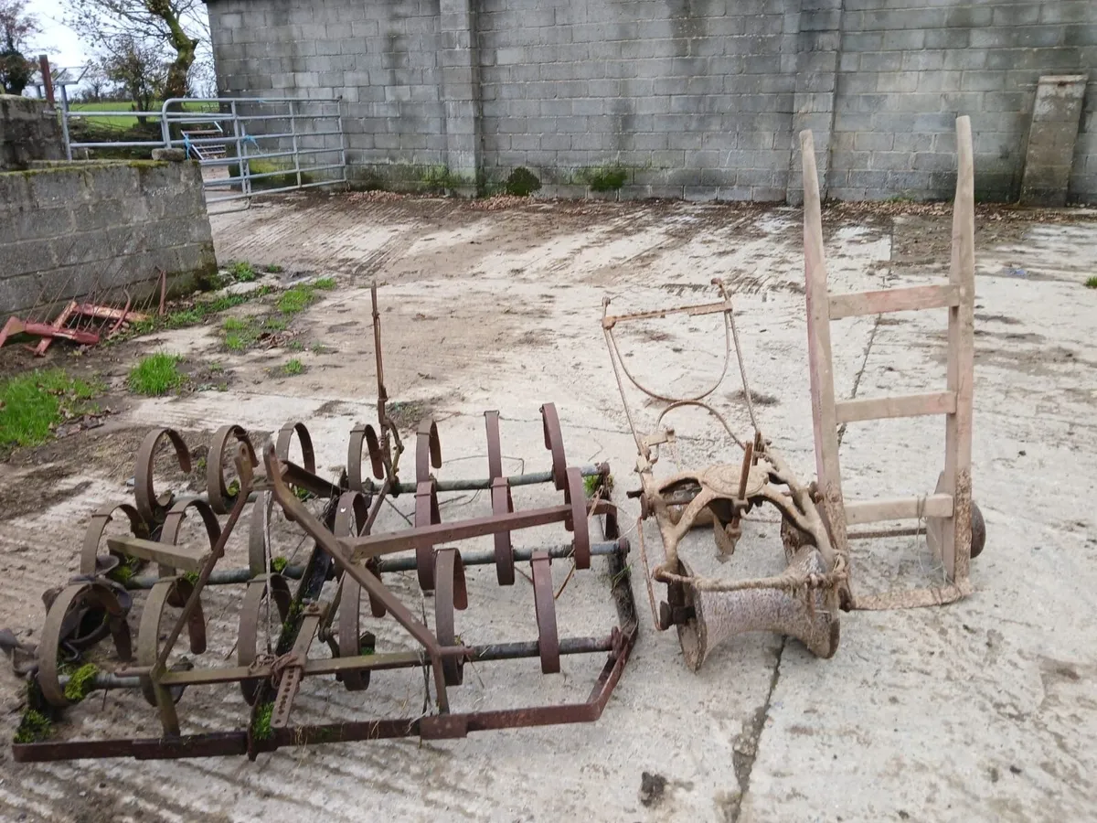 Vintage machinery - Image 1