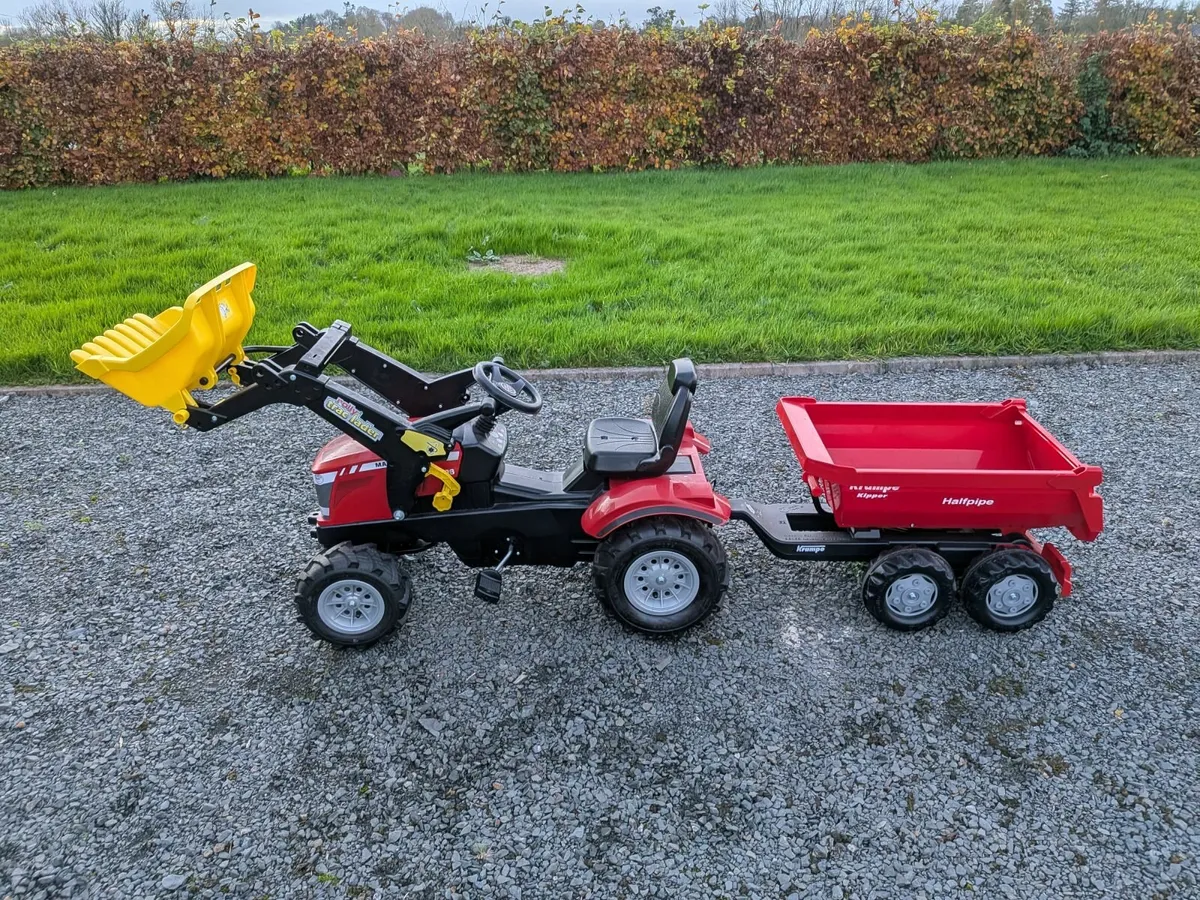Kids Massey Ferguson 7726 Pedal Tractor - Image 1