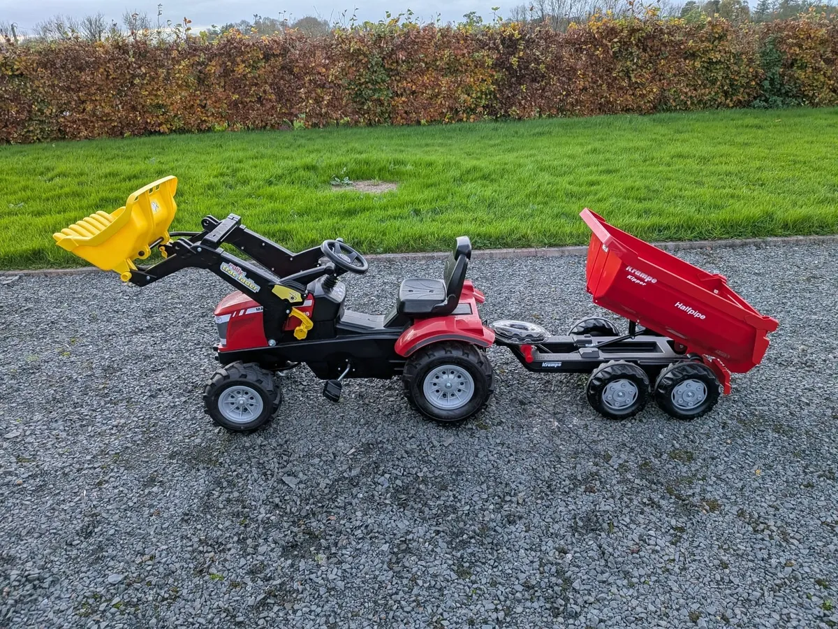 Kids Massey Ferguson 7726 Pedal Tractor - Image 2