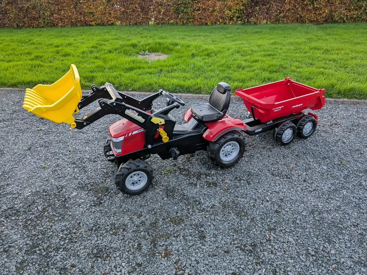Kids Massey Ferguson 7726 Pedal Tractor - Image 3