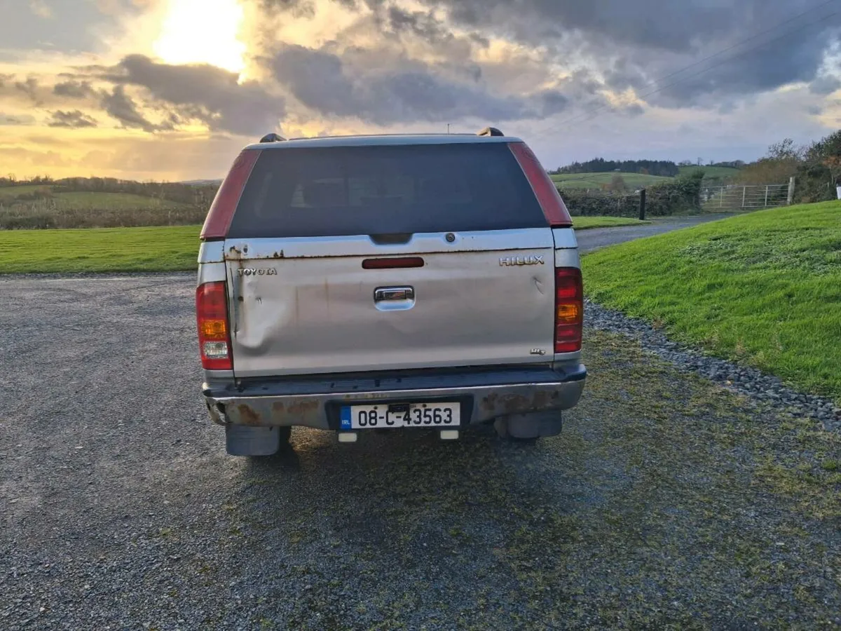 Toyota hilux - Image 3