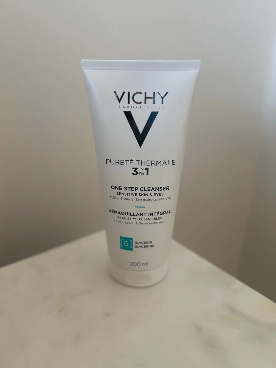 Brand new Vichy 3 in 1 cleanser