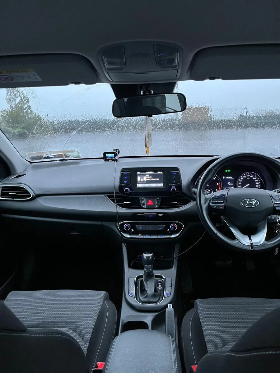 Hyundai i30 Deluxe 1.6L Diesel Automatic - Image 4