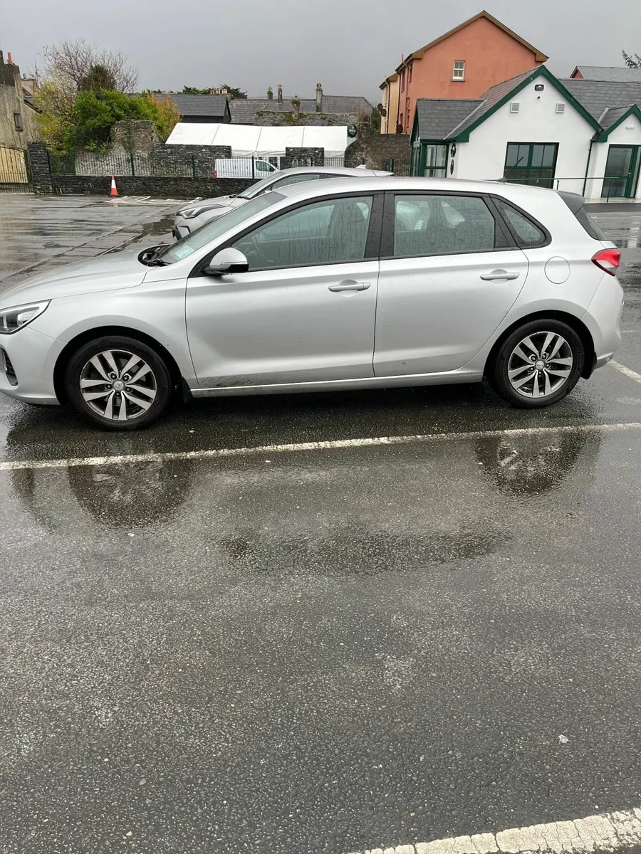 Hyundai i30 Deluxe 1.6L Diesel Automatic - Image 2