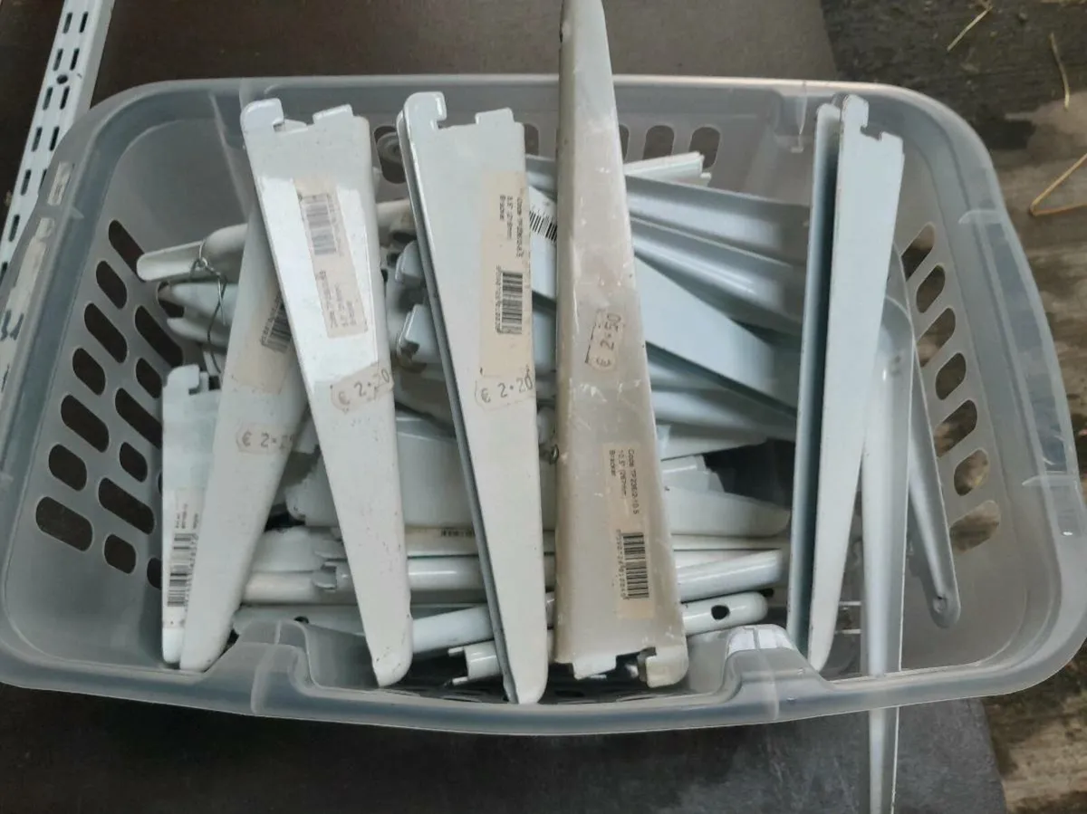 Wall brackets - Image 1