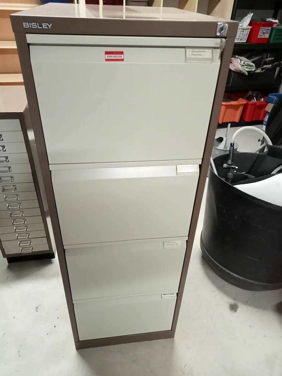 Filing cabinet - Image 1