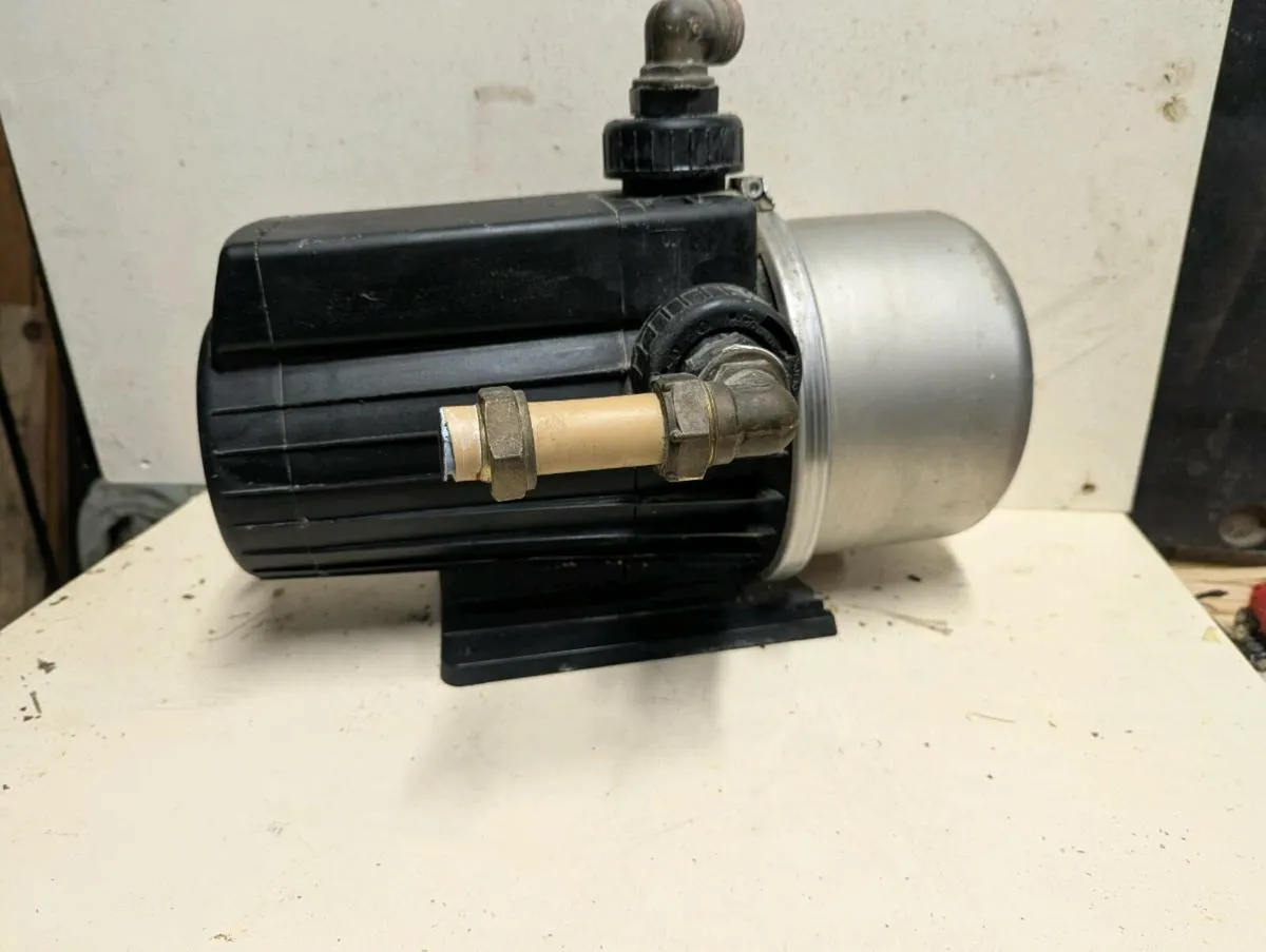 Water pump - Image 1