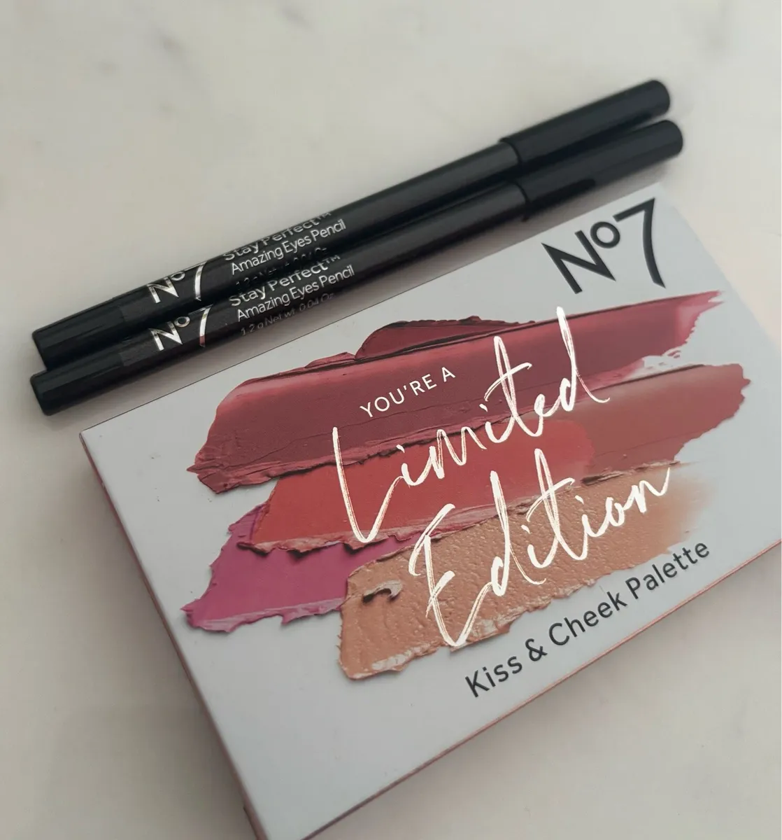 Brand New No.7 Makeup - Image 1