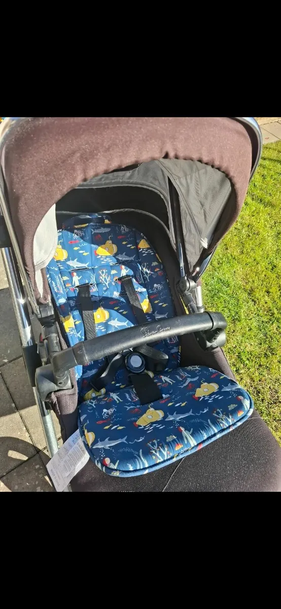 3 in 1 Travel System. Buggy Pram, Carseat, Isofix - Image 3