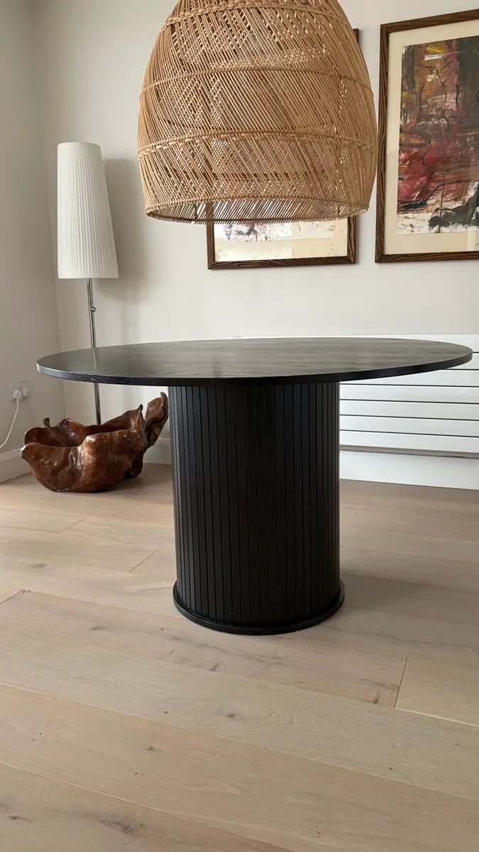 Round oak Dining Table - Image 1