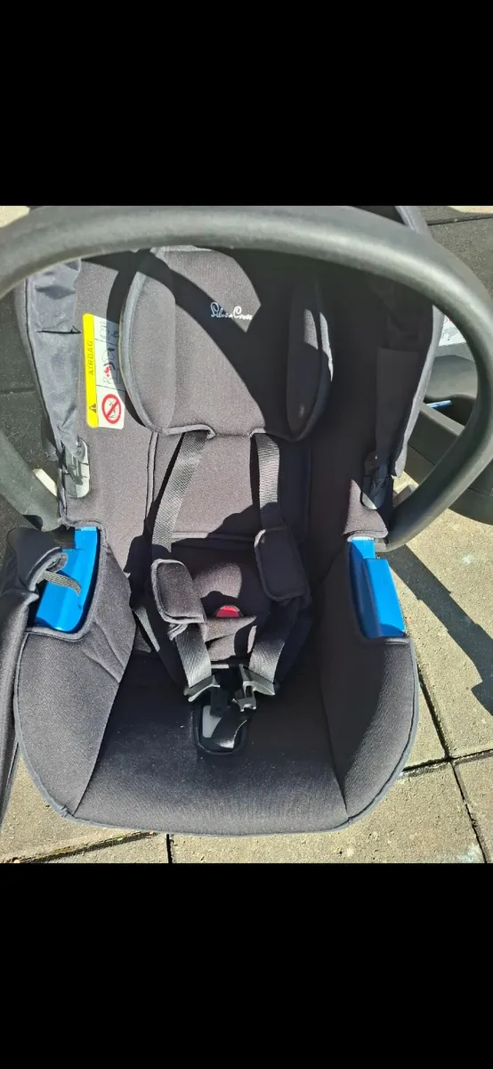 3 in 1 Travel System. Buggy Pram, Carseat, Isofix - Image 4