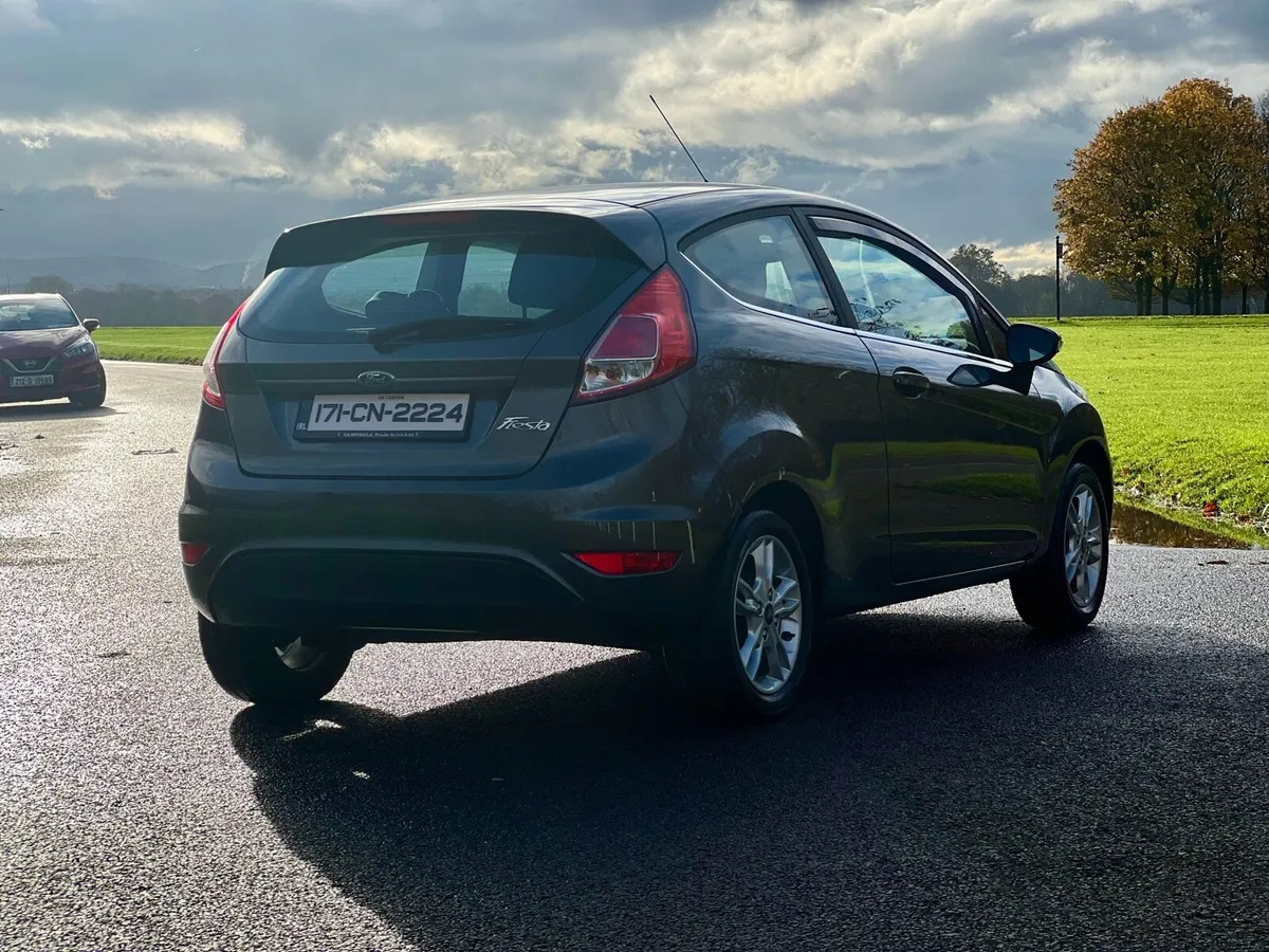 2017 Ford Fiesta 1.2 ZETEC - Image 2
