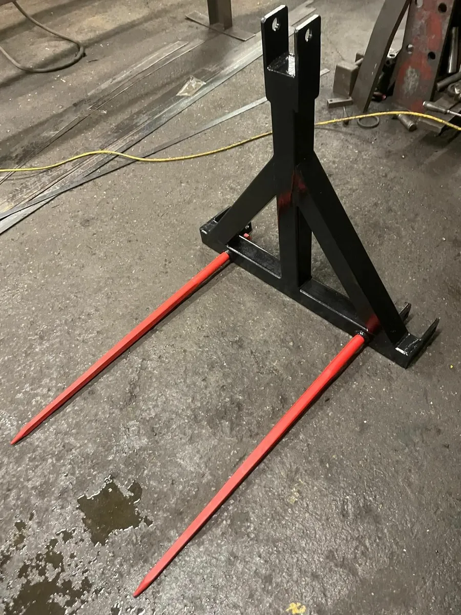 Bale spike - Image 1