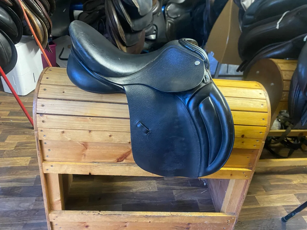 Pagony 16” pony Leather saddle - Image 1