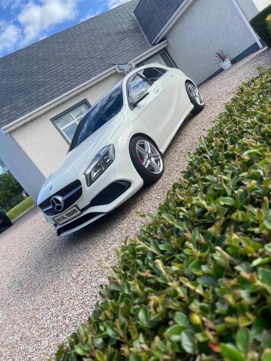 Mercedes-Benz A-Class 2016 - Image 2