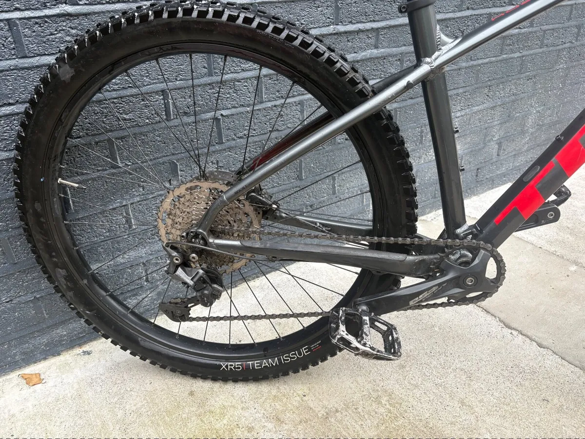 Trek Roscoe 6 Hardtail MTB - Image 4