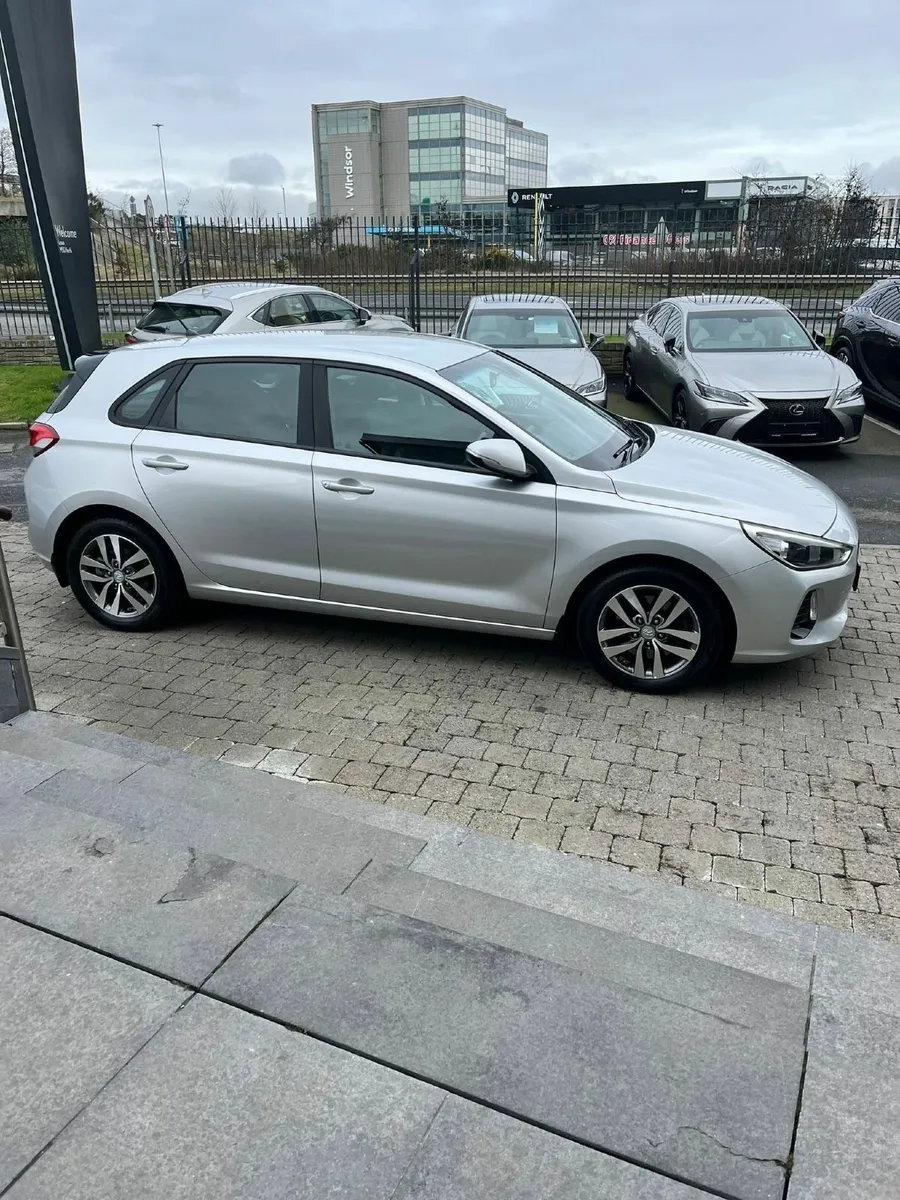 Hyundai i30 Deluxe 1.6L Diesel Automatic - Image 1