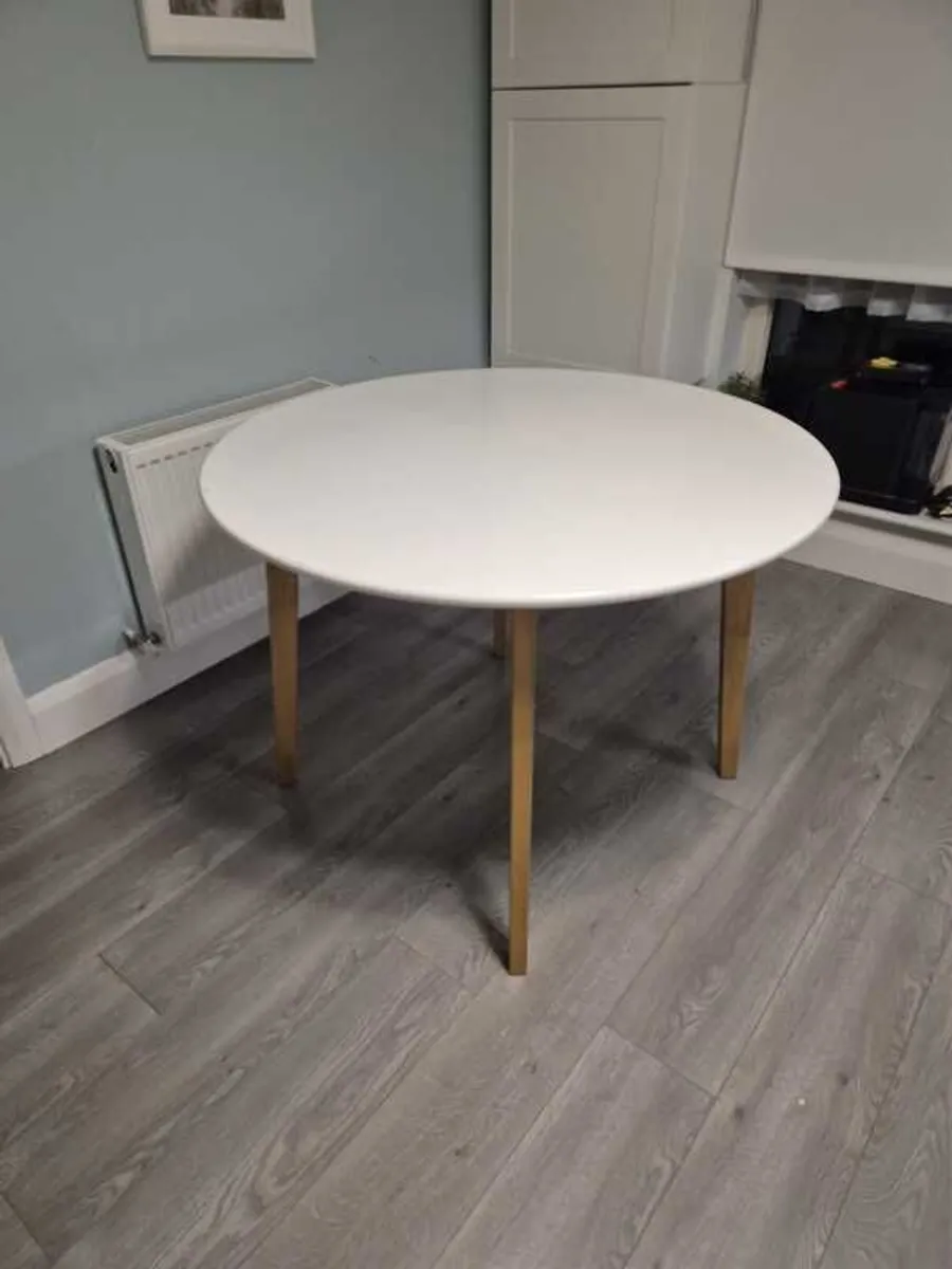 Kitchen table - Image 2