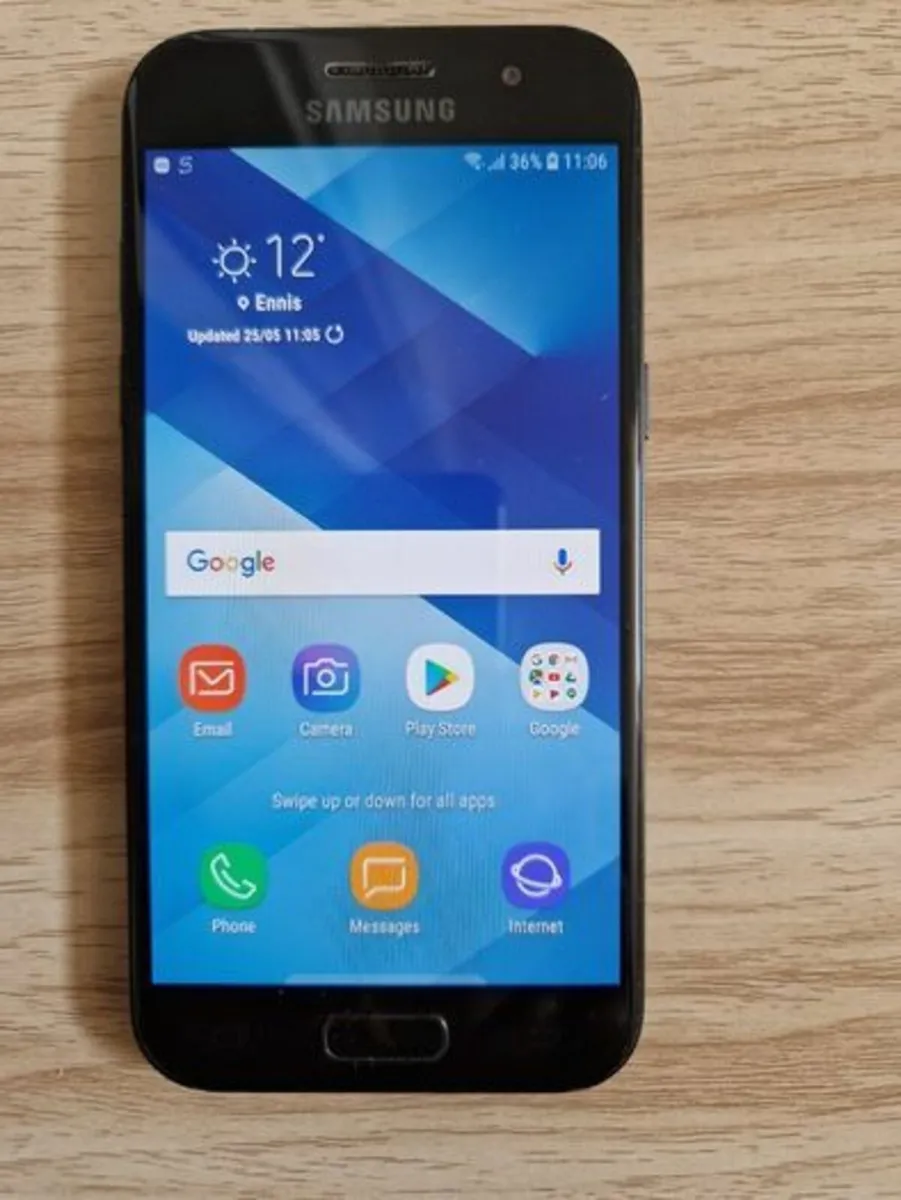 Samsung Galaxy A3 (2017) 2GB RAM, 16GB Storage - Image 2