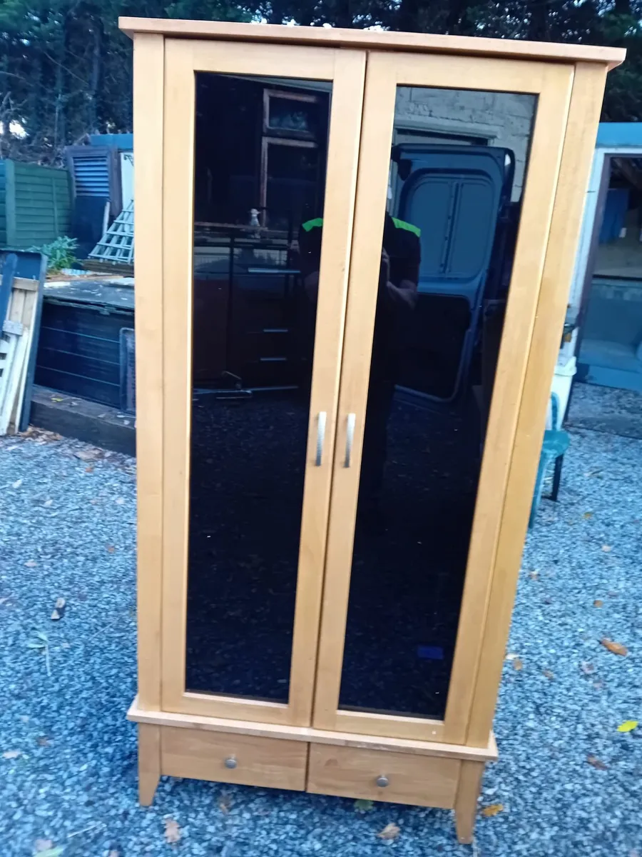 Bedroom furniture. - Image 3