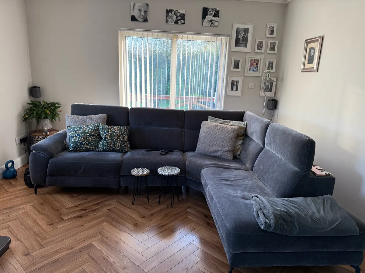 Right Hand Corner Sofa - Image 1