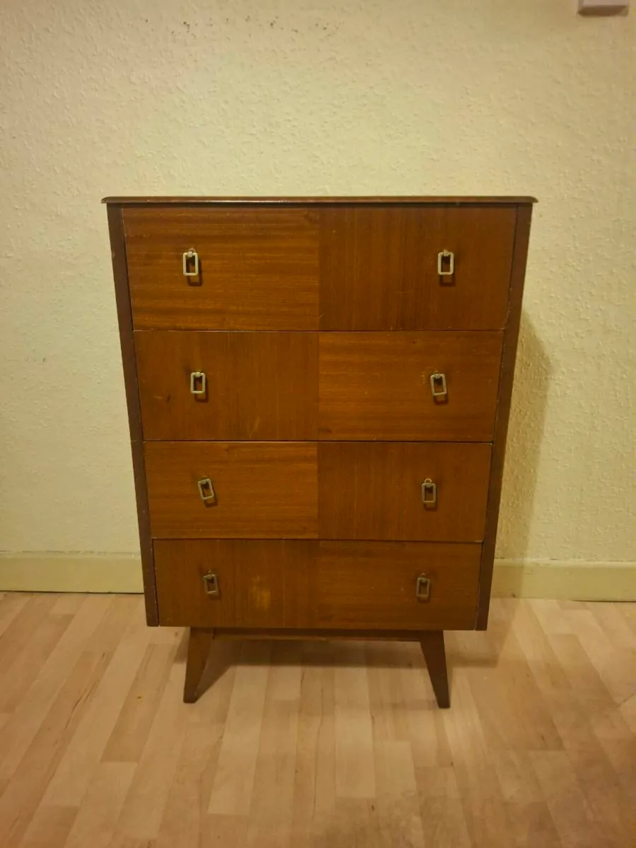Wardrobe and matching chest of drawers - Image 2