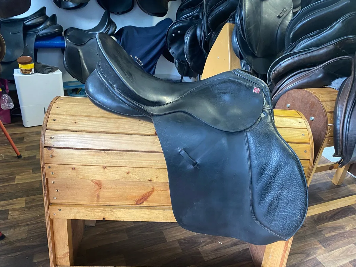 Rossnier black Leather saddle - Image 3