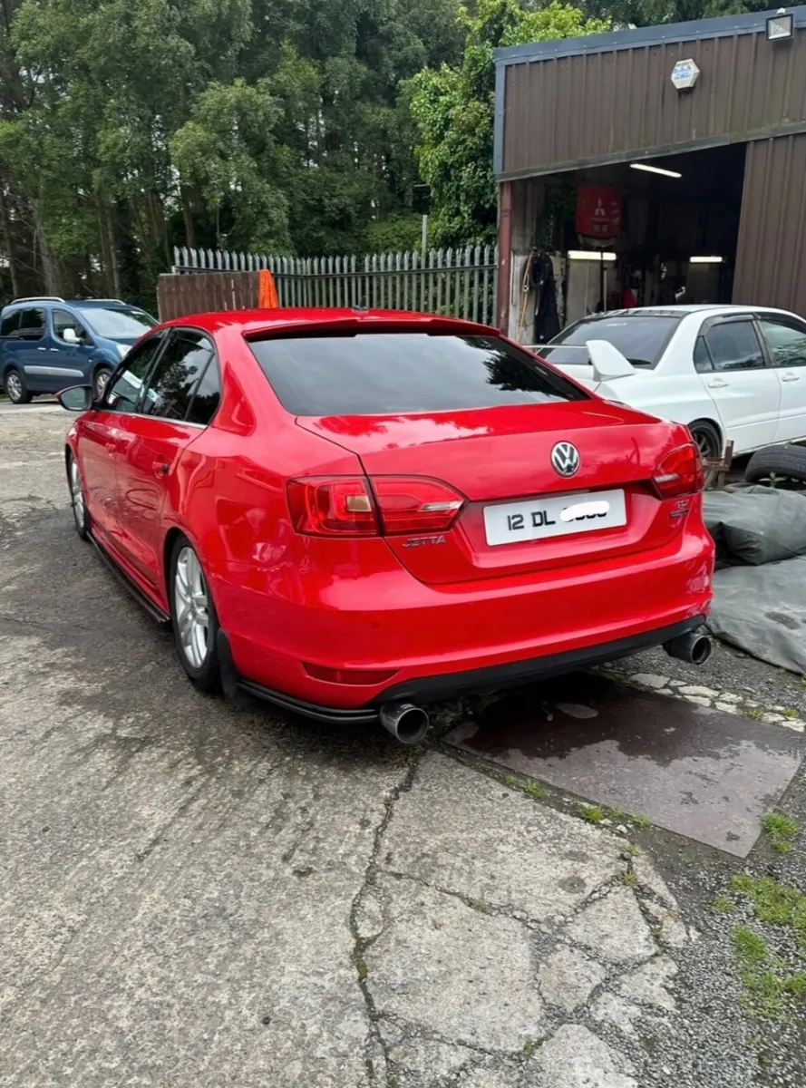 Volkswagen Jetta 2012 - Image 4