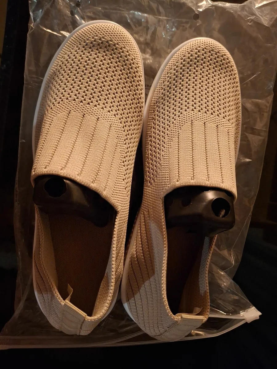 Brand New Lightweight Slip-On Runners . - Image 4