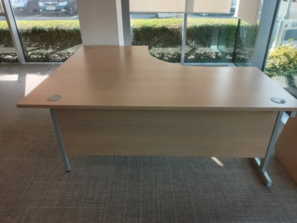 Delivery - 16 x Large Corner Office Desks - Image 2