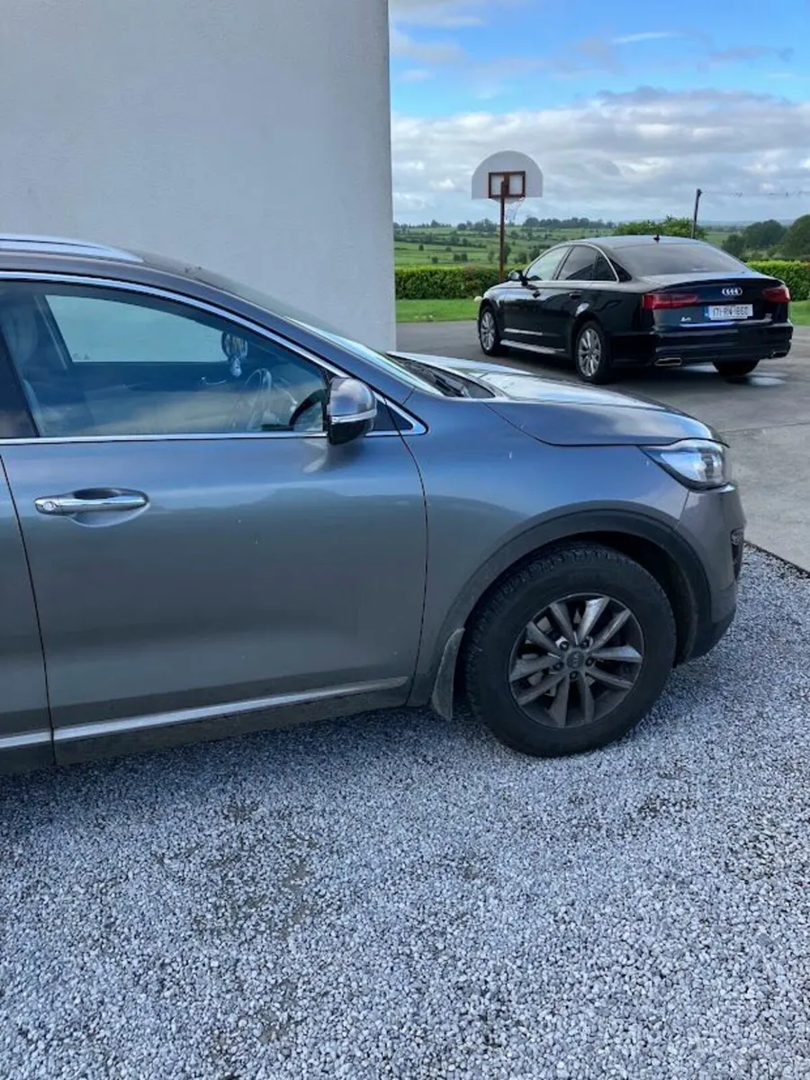 Kia Sorento 2017 - Image 4