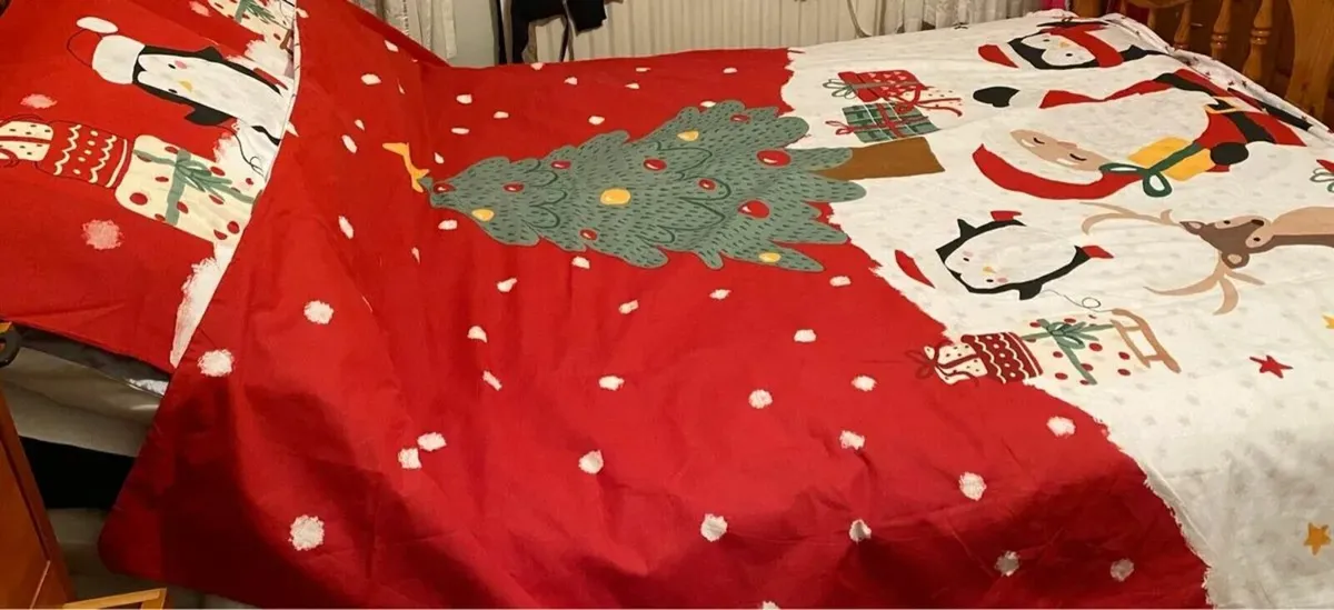 BRAND NEW Christmas Double Duvet and Pillowcases - Image 2