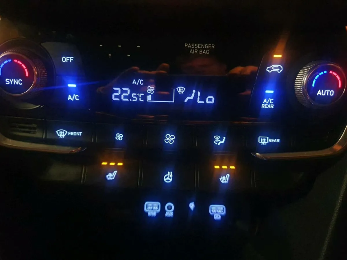 2018 HYUNDA SANTE FE 4WD AUTO EXECUTIVE 7 SEATER P - Image 2