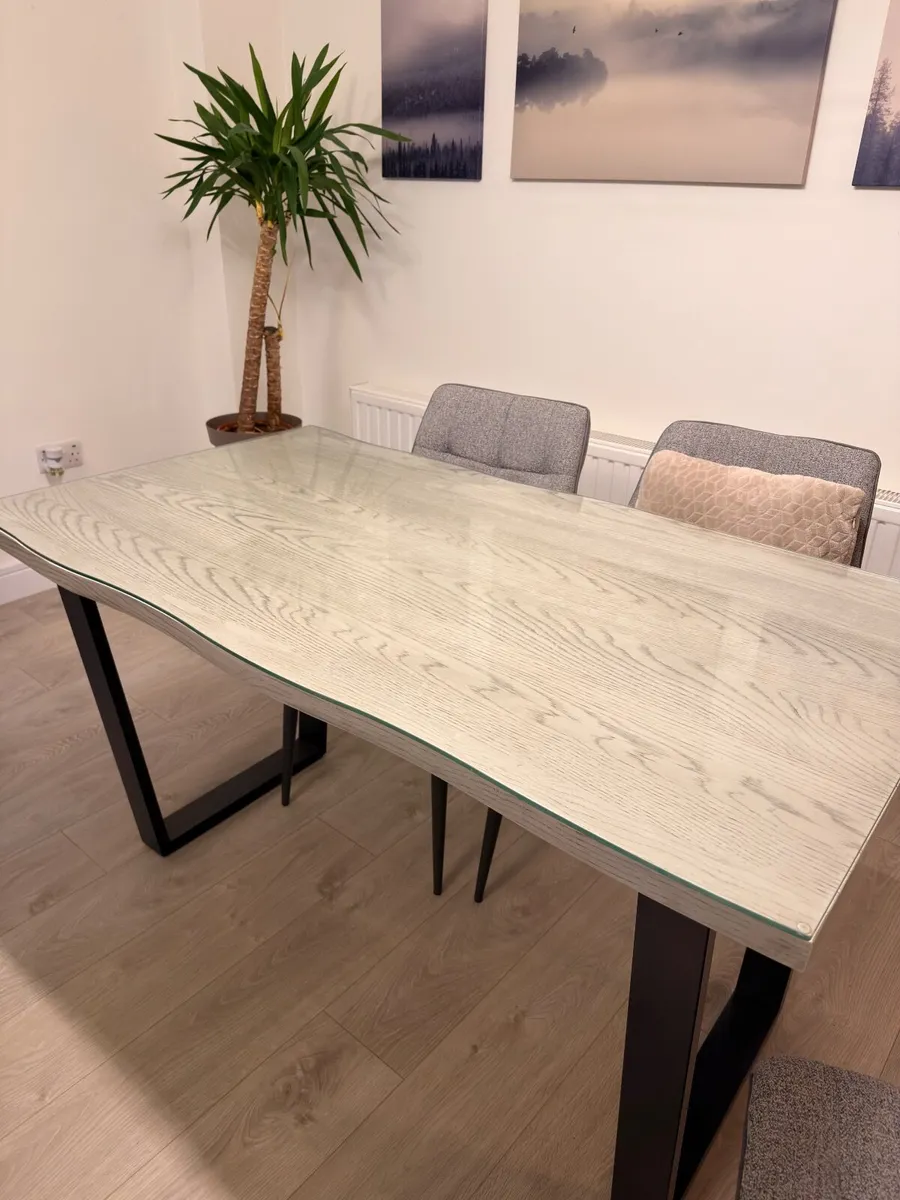 Dining table set inclusive of four dining chairs - Image 3