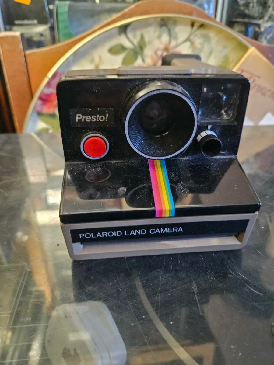 Vintage Polaroid Camera - Image 2