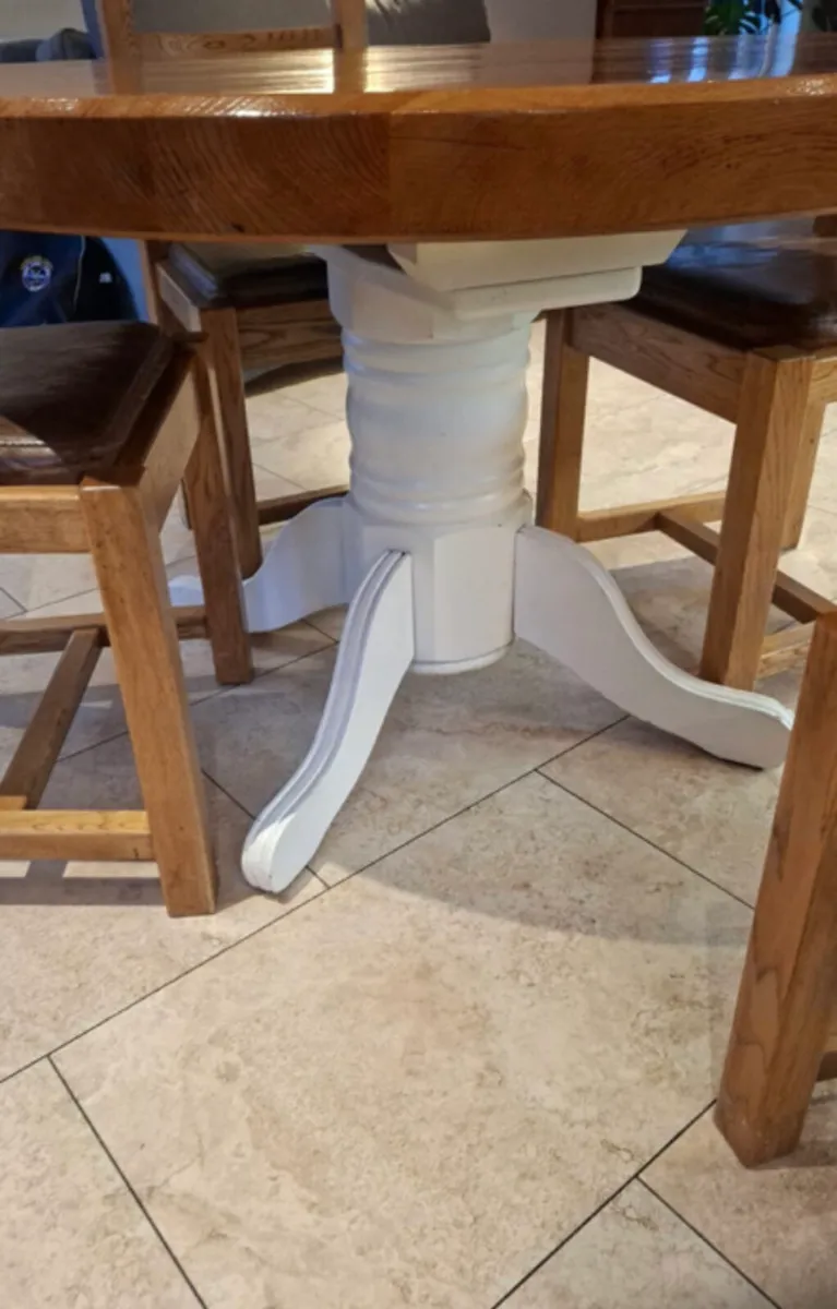 Oak table and chairs - Image 2