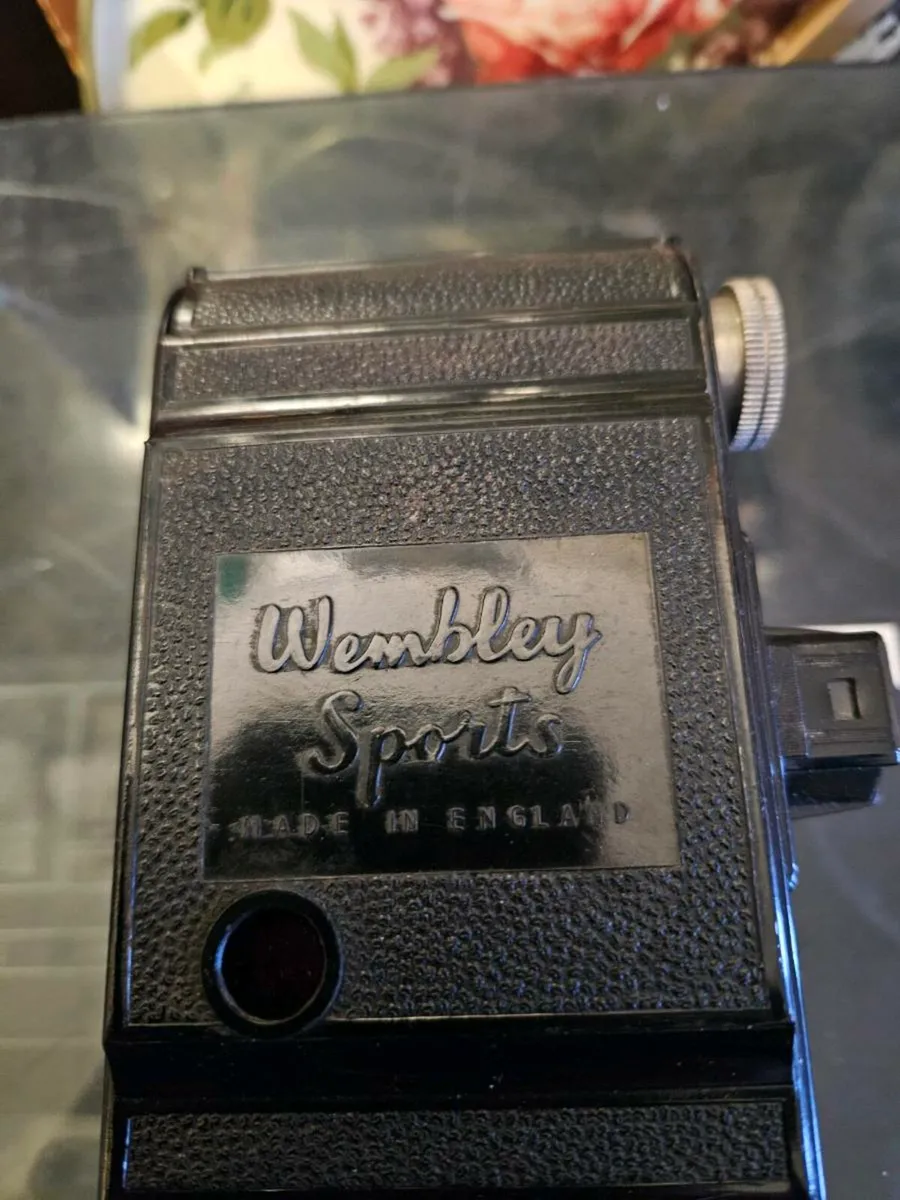 Vintage Wembley Sports Camera - Image 3