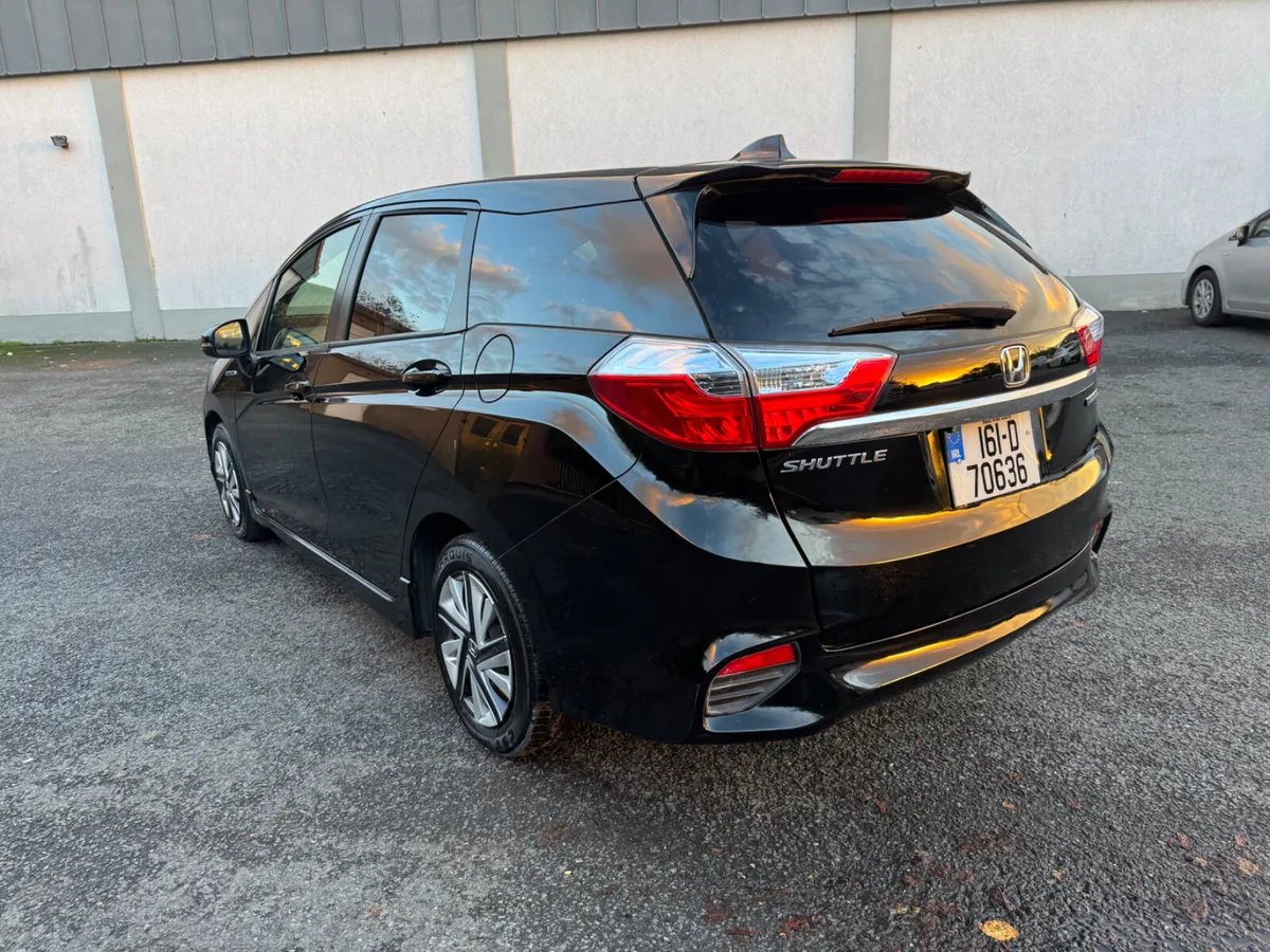 Honda Shuttle 2016 Automatic 1.5 hybrid - Image 4