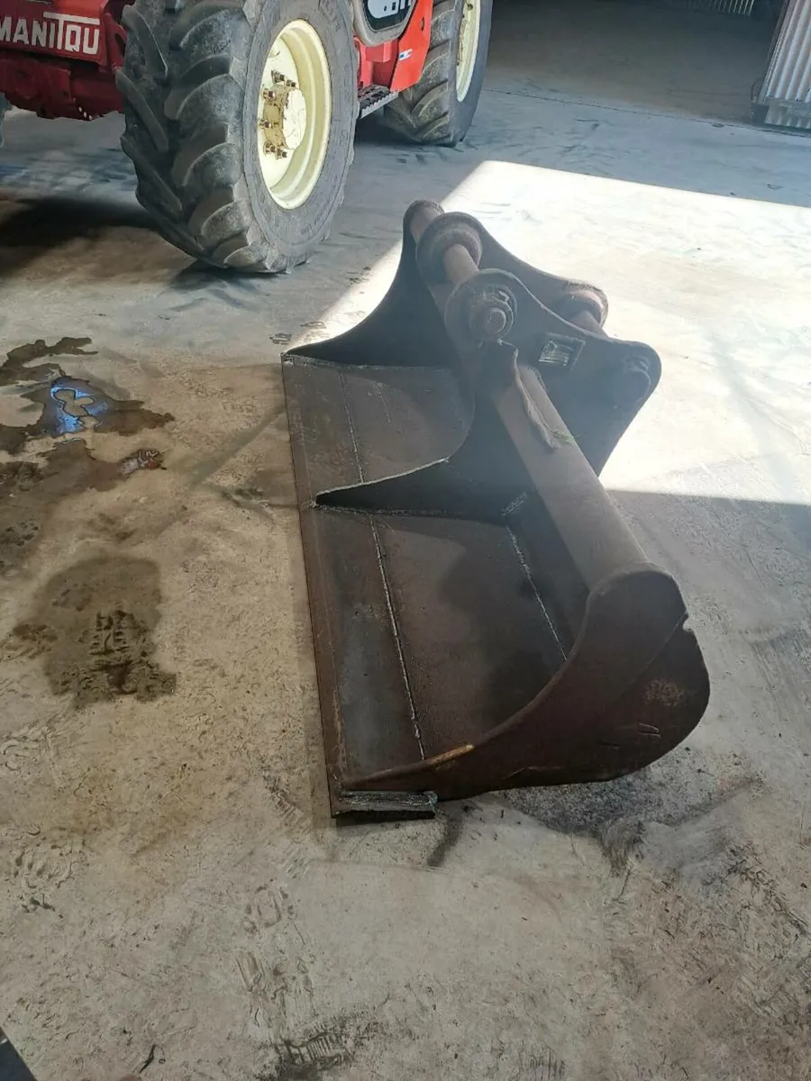 Digger buckets 65mm pins - Image 3