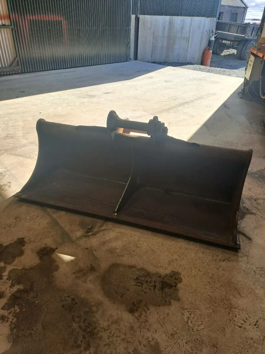 Digger buckets 65mm pins - Image 4