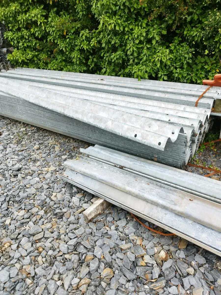 Crash barrier - Image 1