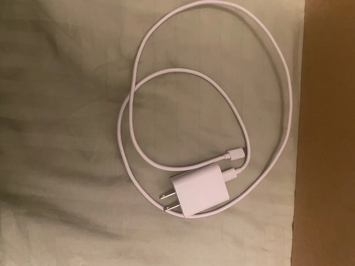 Oculus Meta Quest 2 - VR Headset - Image 4