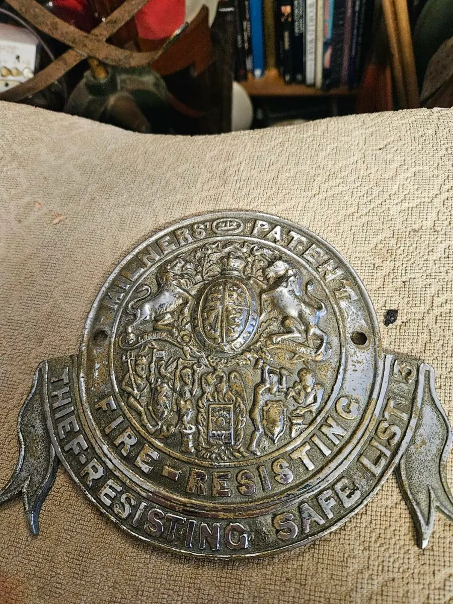 Vintage Base Plate Fire Resisting - Image 4