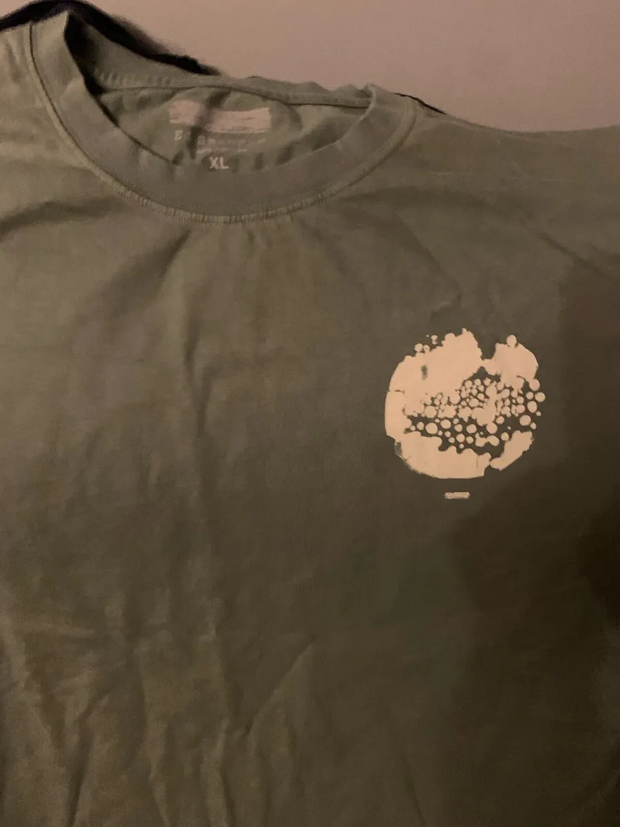 T shirt new  xl - Image 1