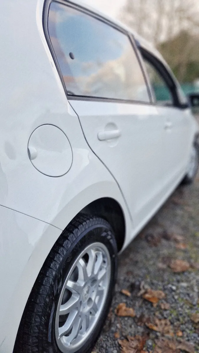 Volkswagen up! 2014 - Image 3