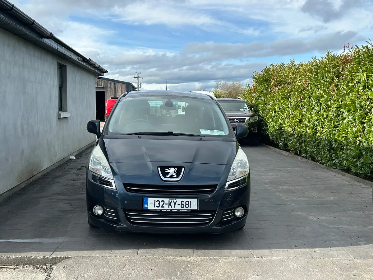 Peugeot 5008 2013 - Image 2