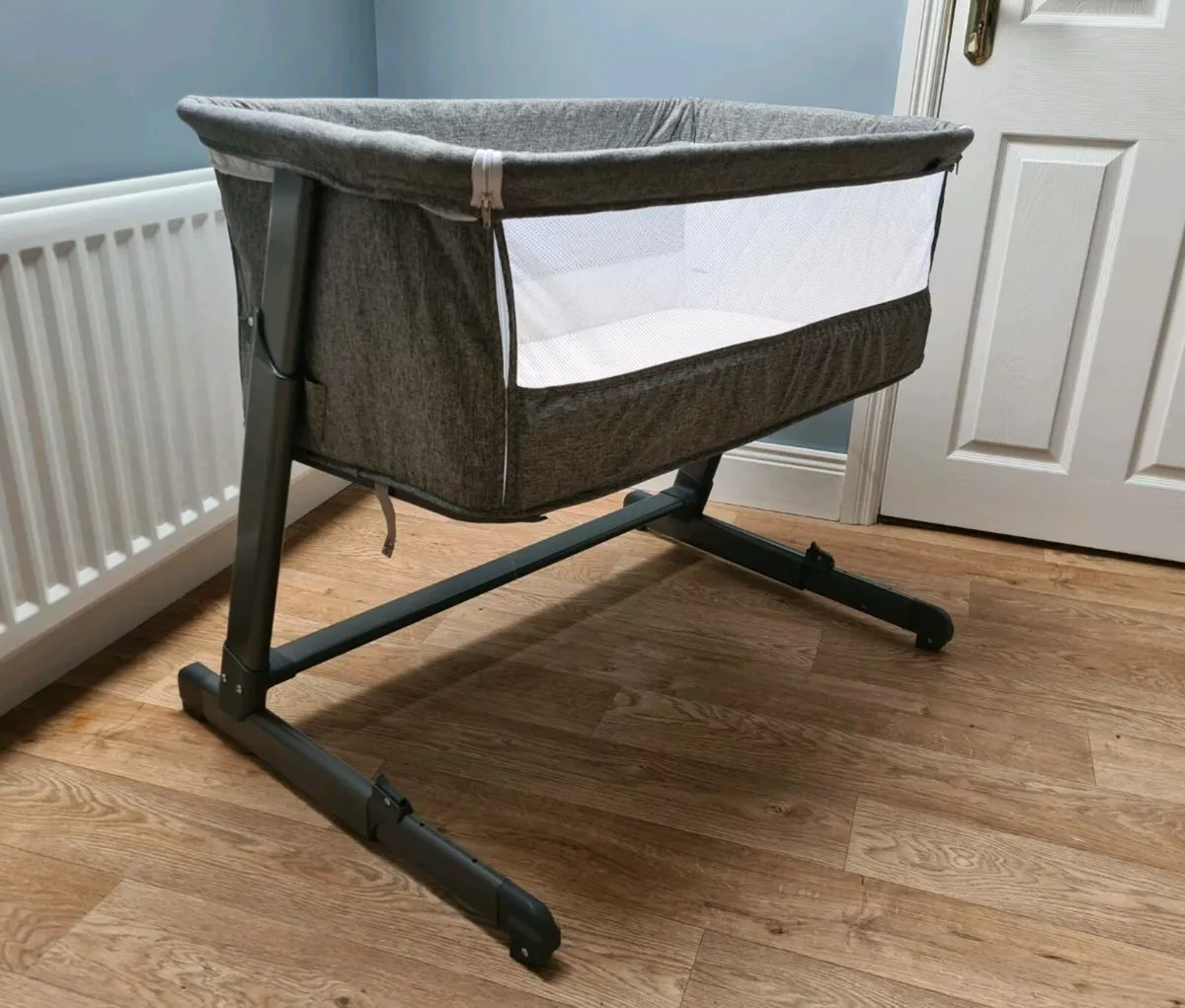 Next to me bedside crib - Image 1